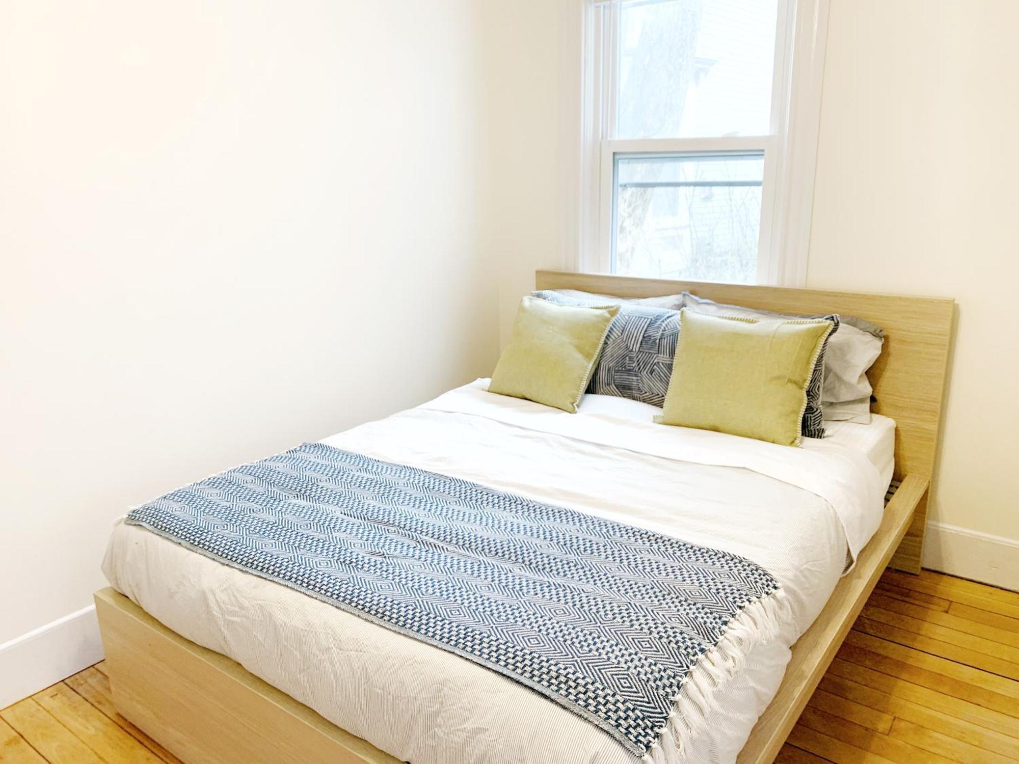 Best Location At Harvard University! 4 Bedroom Apartment! Two Units Available! Cambridge Eksteriør bilde