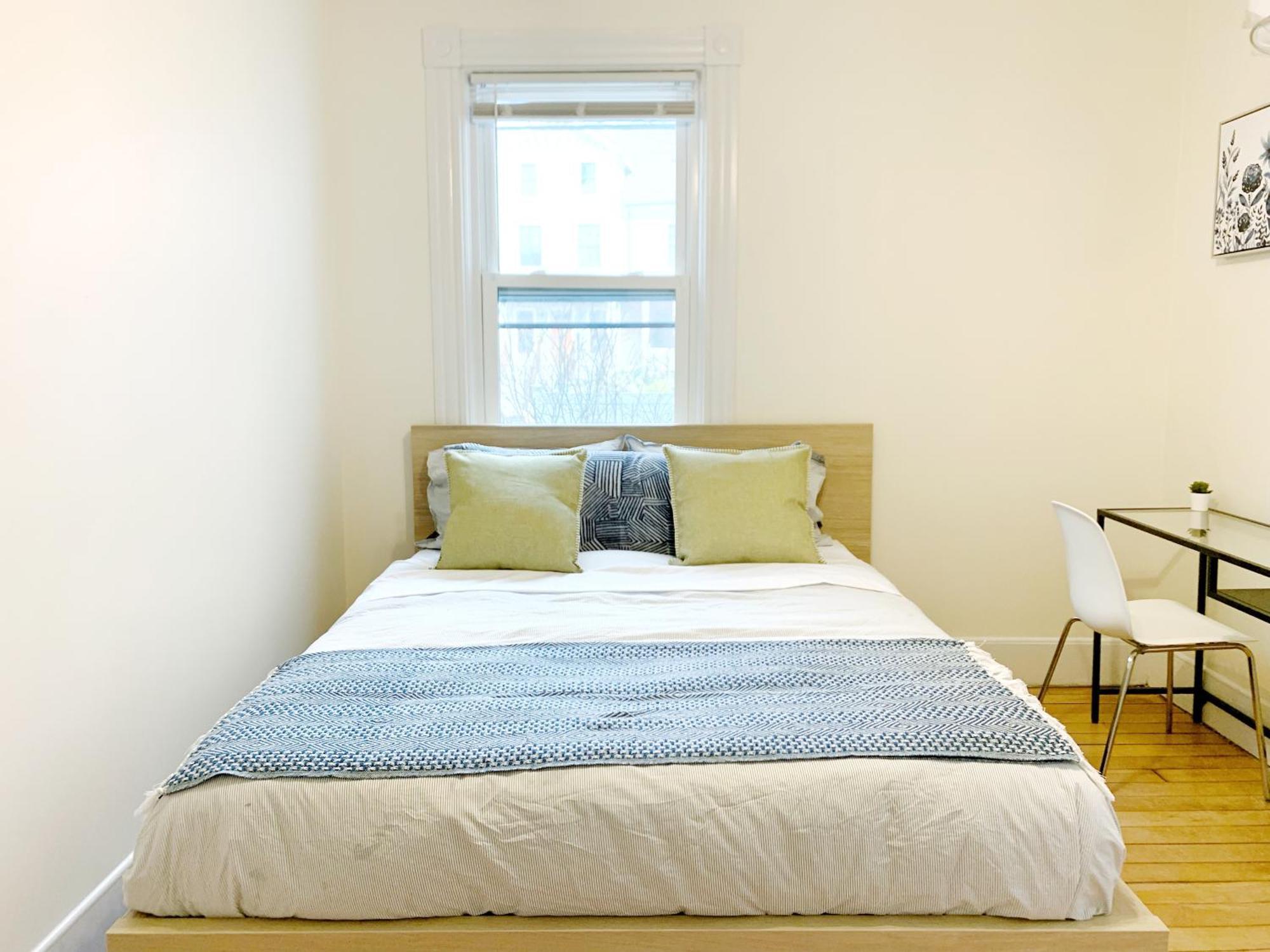 Best Location At Harvard University! 4 Bedroom Apartment! Two Units Available! Cambridge Eksteriør bilde