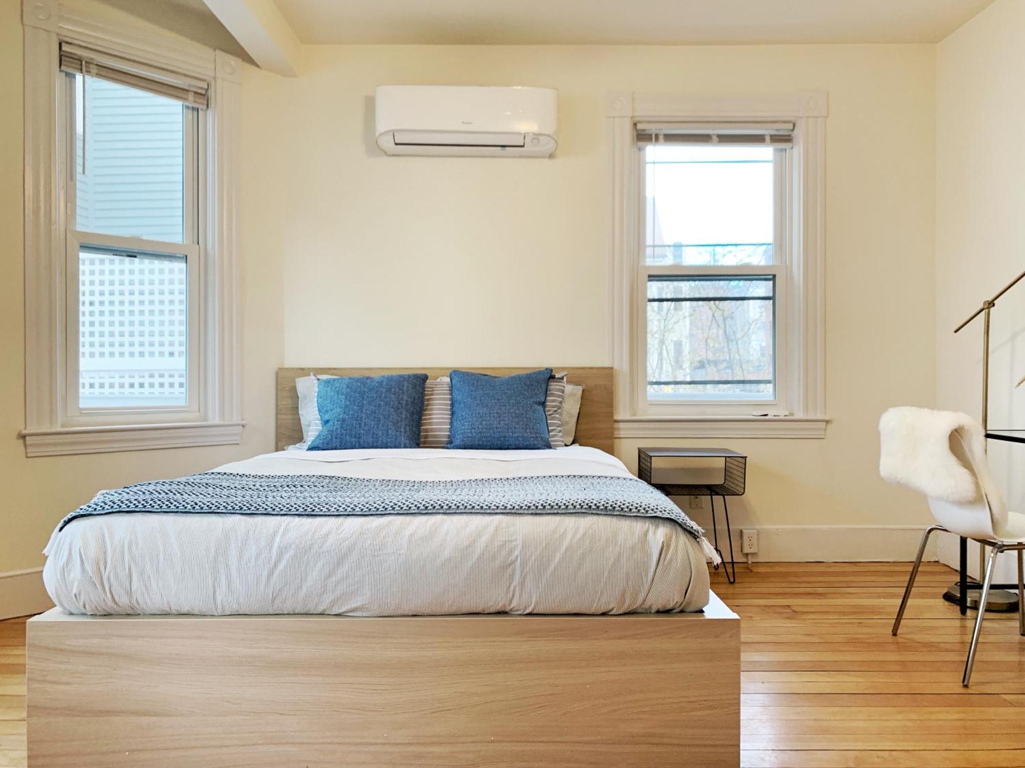 Best Location At Harvard University! 4 Bedroom Apartment! Two Units Available! Cambridge Eksteriør bilde